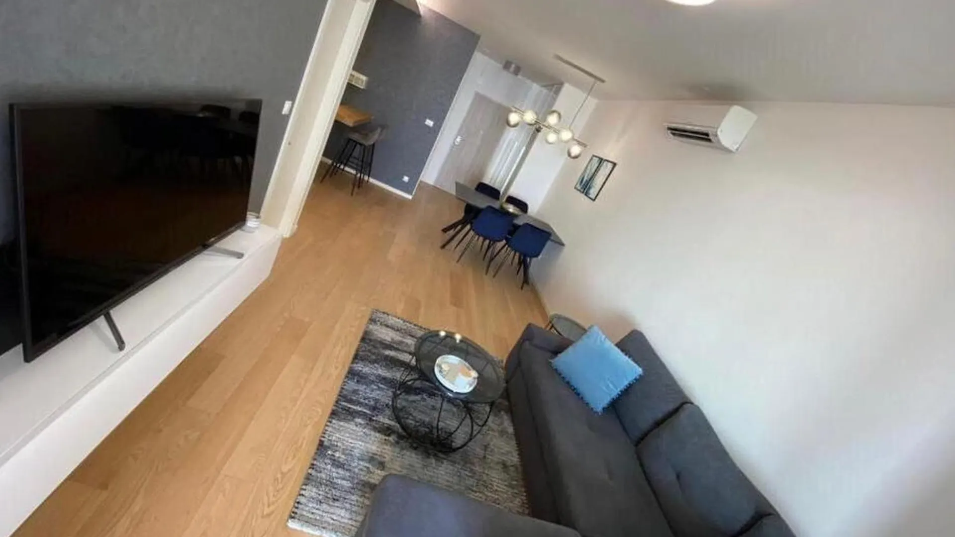 Apartment Blue Oasis Split