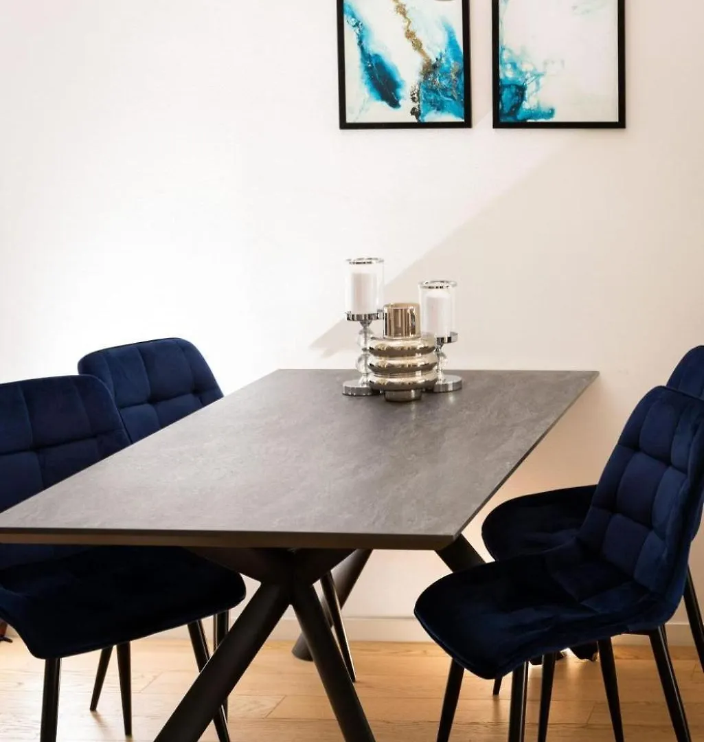 Apartment Blue Oasis Split